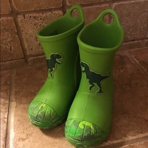 Brand new toddler croc boots size 6